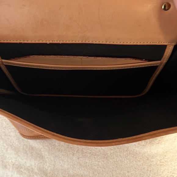 Dooney & Bourke Shoulder Sealed Bag - Picture 3 of 6